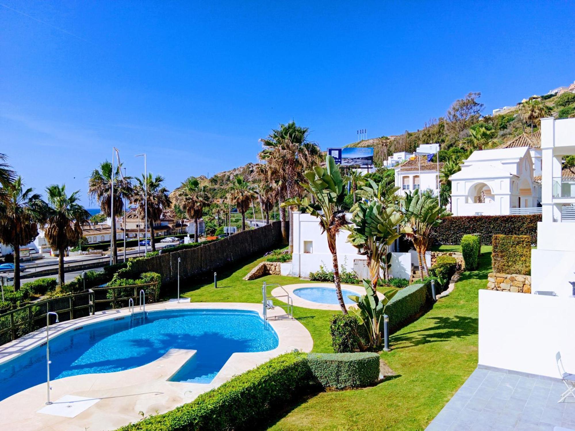 La Paloma Beach Apartment With Pool By Casa Del Sol Hr Manilva Exteriér fotografie